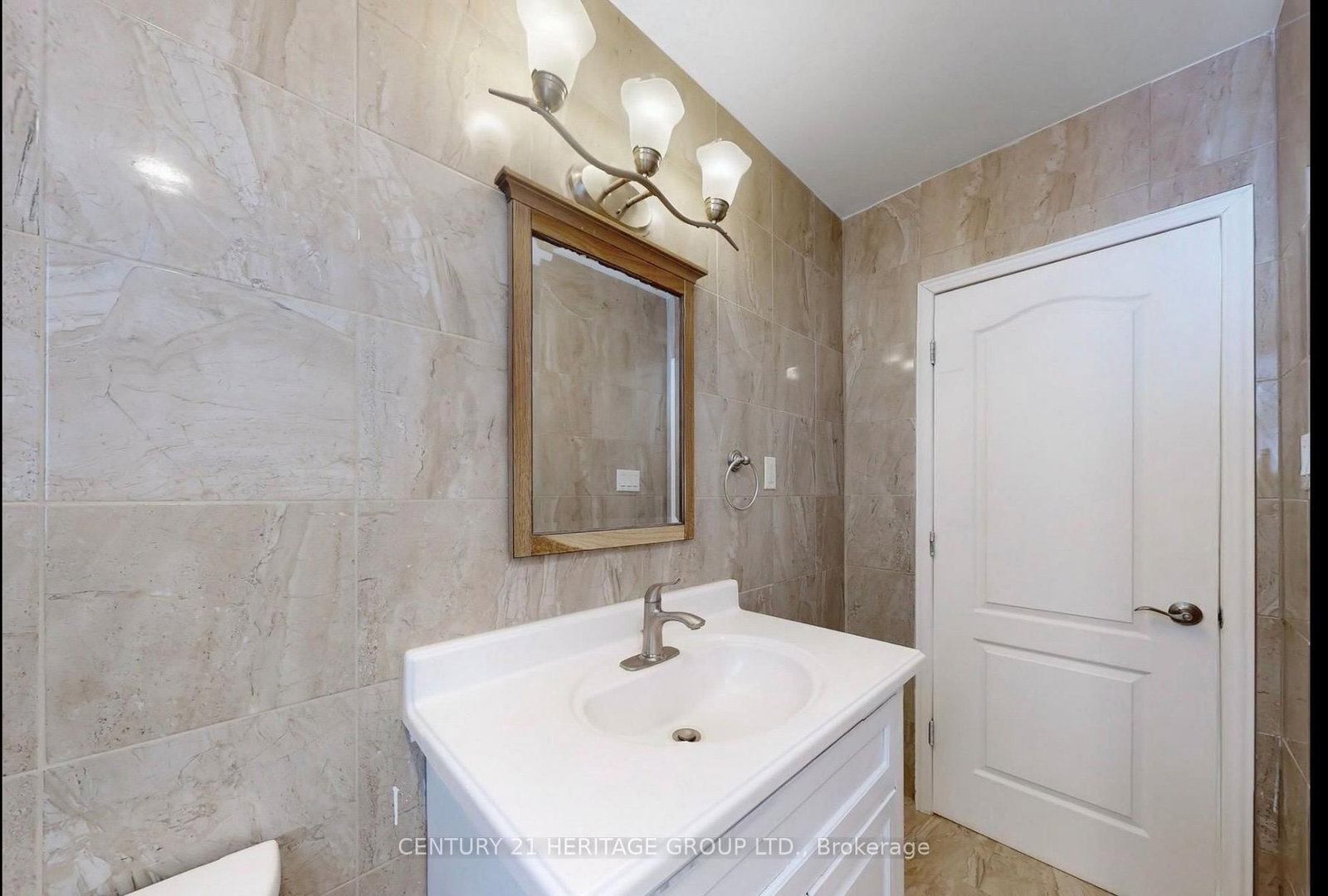 20015 Bathurst Street • East Gwillimbury, ON photo 12