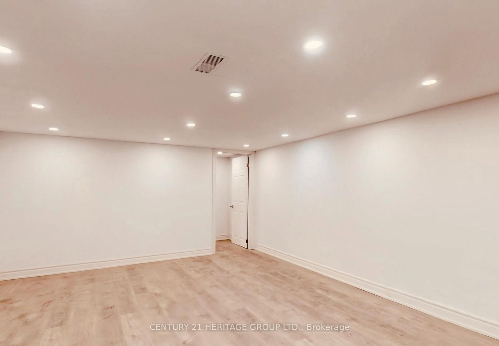 20015 Bathurst Street • East Gwillimbury, ON photo 21