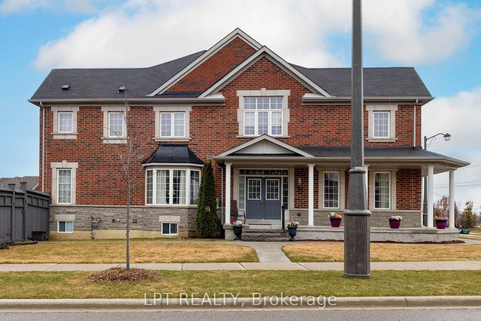 Townhouse for sale at 38 Pacific Rim Court, Richmond Hill, Ontario, L4E 0W8 - Jefferson - MLS: N13056280