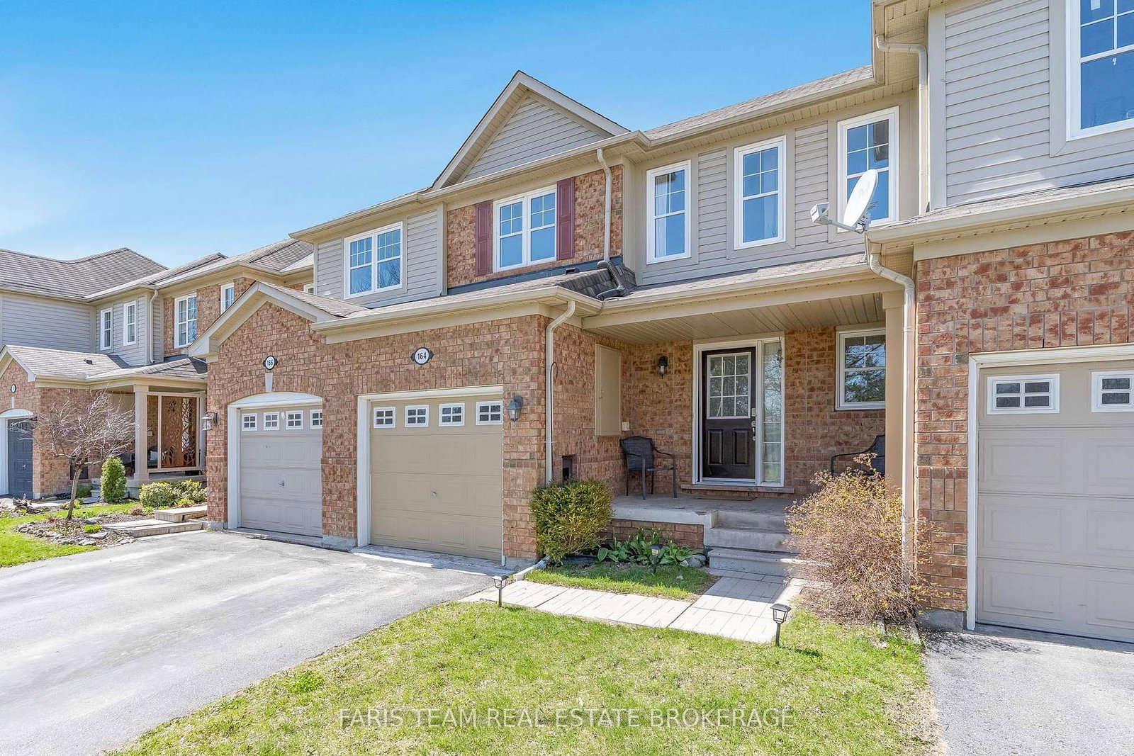 Townhouse for sale at 164 John W Taylor Avenue, New Tecumseth, Ontario, L9R 0E6 - Alliston - MLS: N13056332