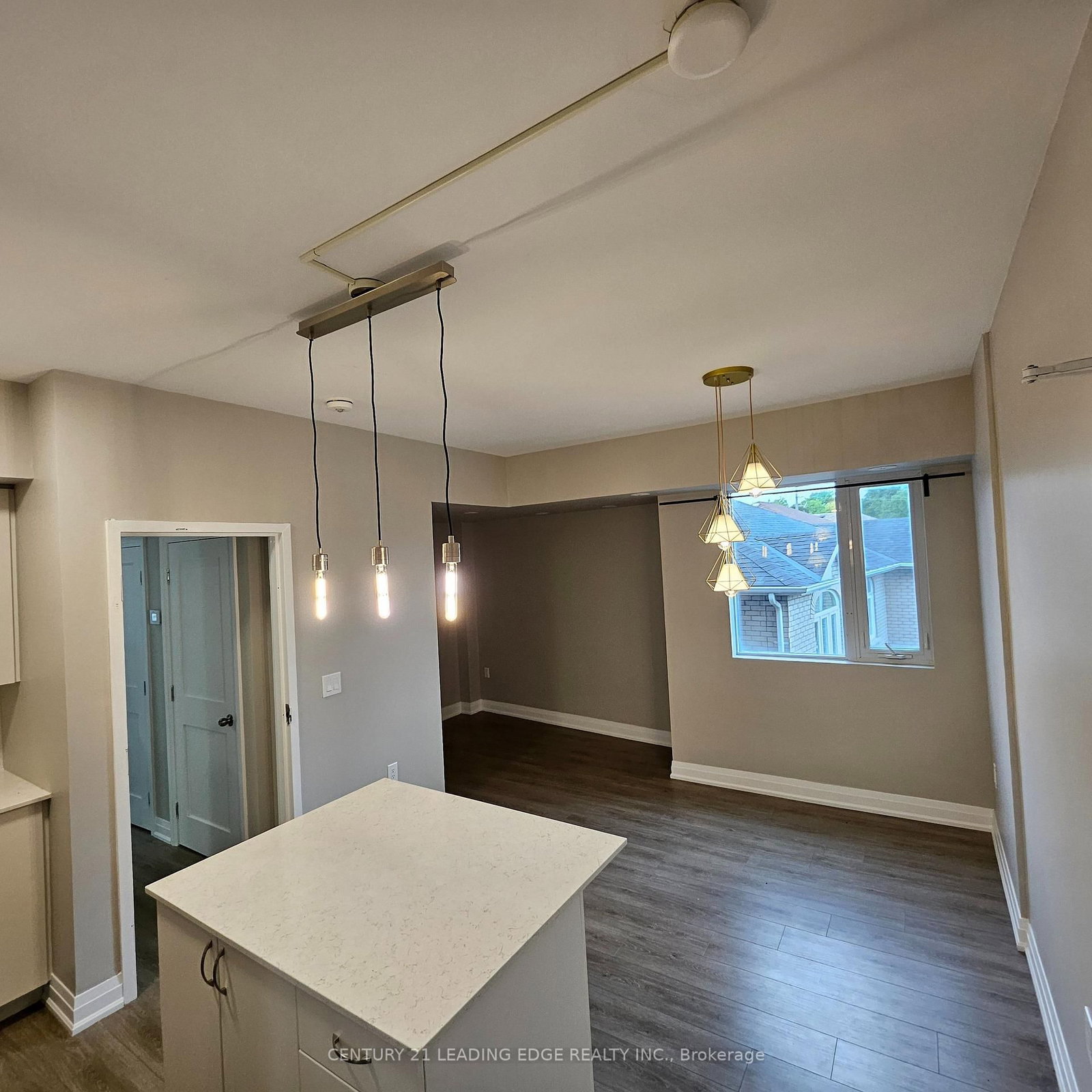 18 COLES Avenue, Unit 603 - Photo 11