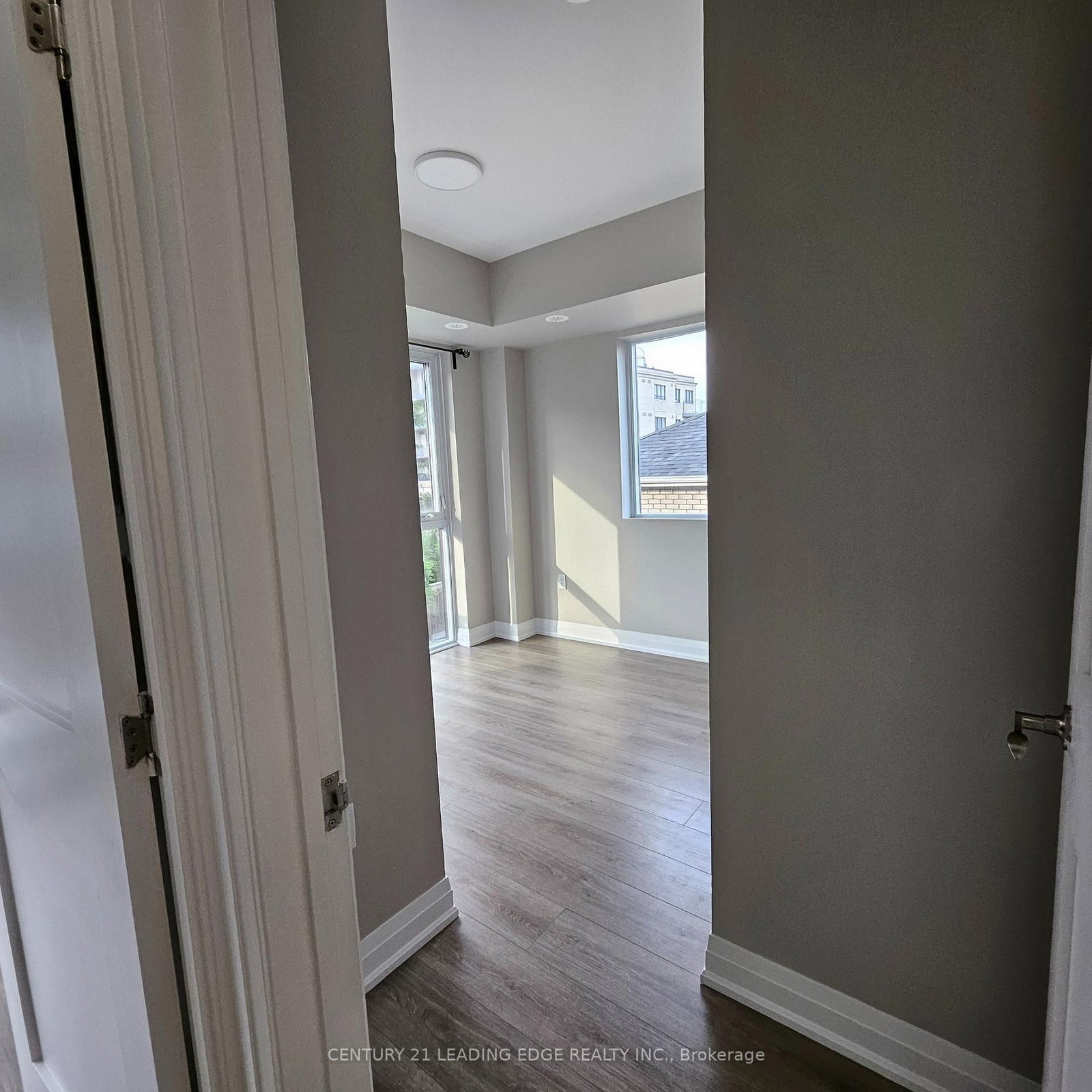 18 COLES Avenue, Unit 603 - Photo 14