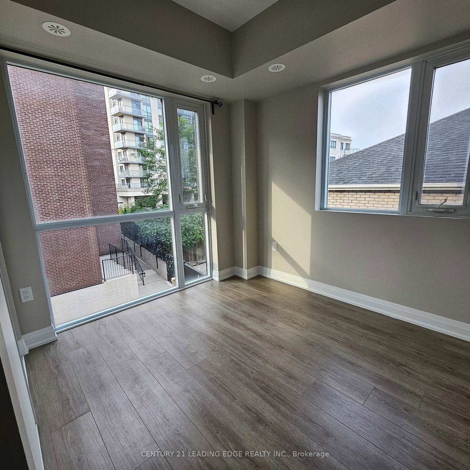 18 COLES Avenue, Unit 603 - Photo 15