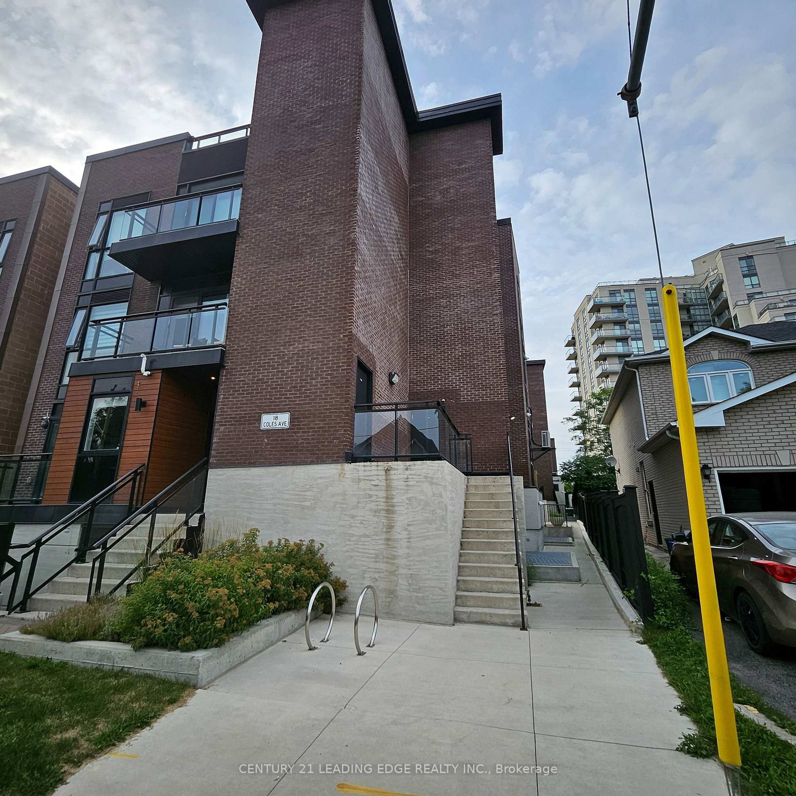 18 COLES Avenue, Unit 603 - Photo 2