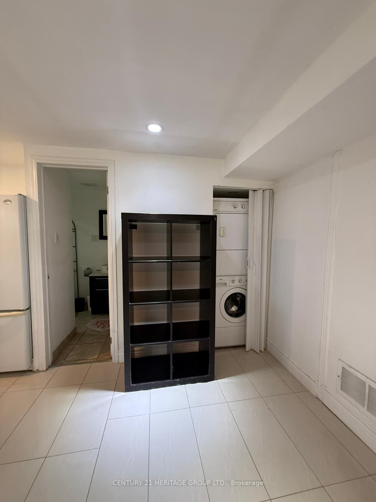 430 Balkan Road, Unit Bsmt - Photo 11
