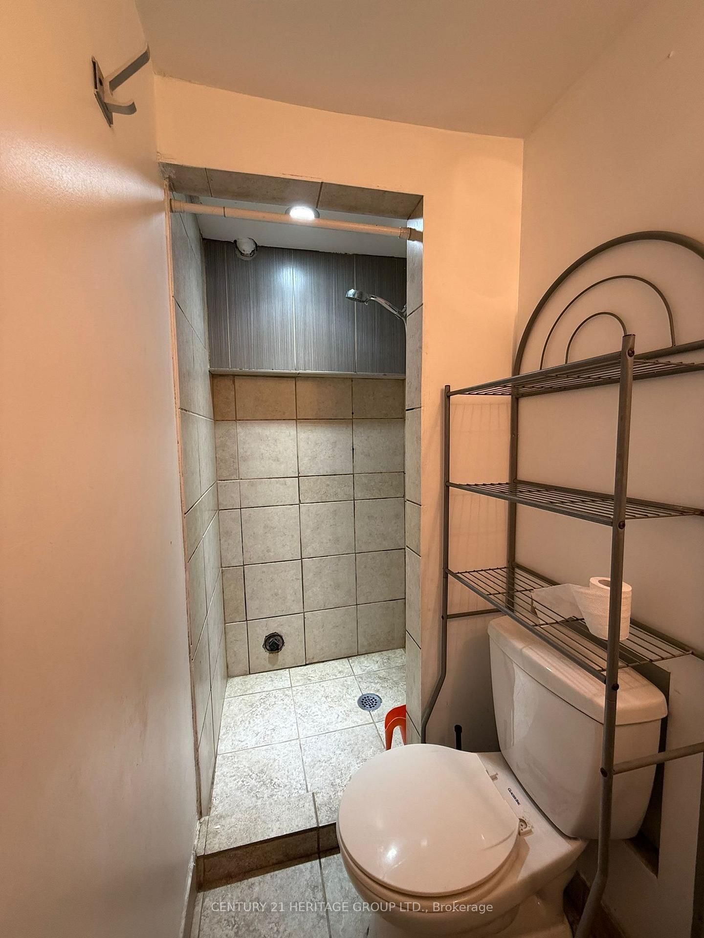 430 Balkan Road, Unit Bsmt - Photo 18