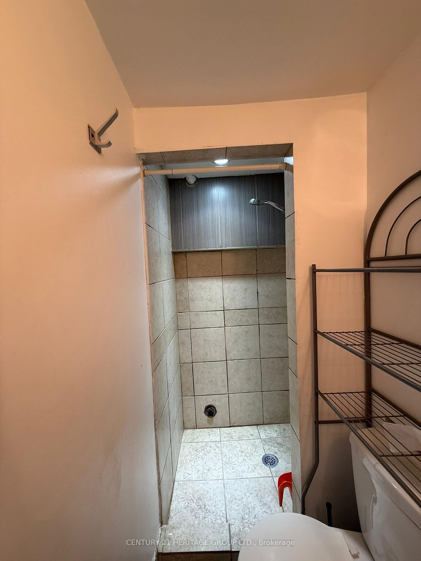 430 Balkan Road, Unit Bsmt - Photo 20