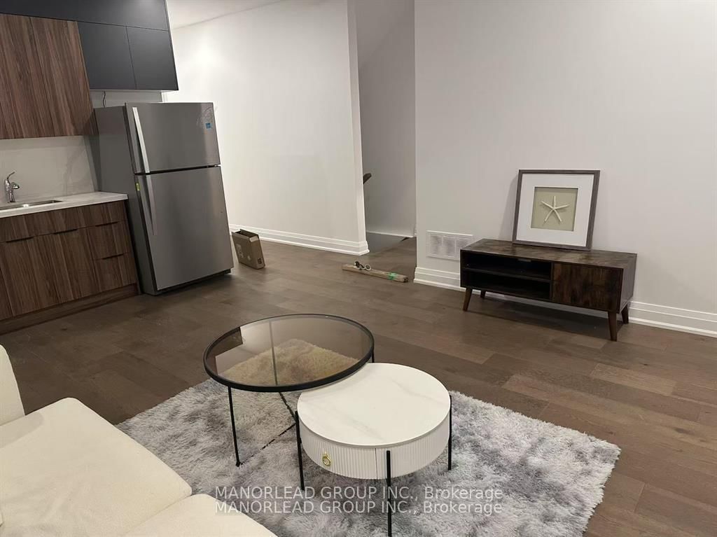 15 Persica Street, Unit Main / Basement - Photo 3