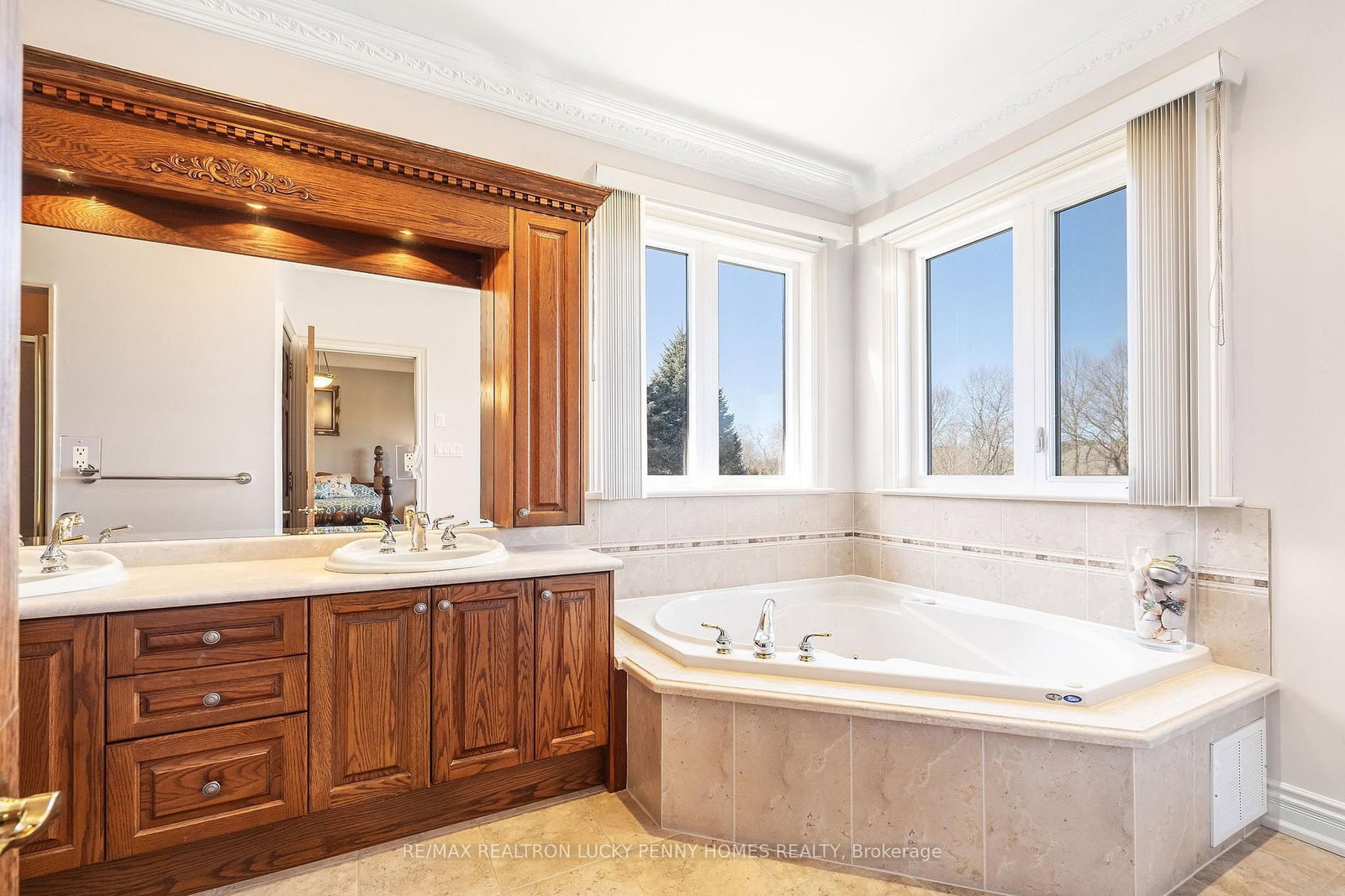 24 George Pipher Lane • Whitchurch-Stouffville, ON photo 17