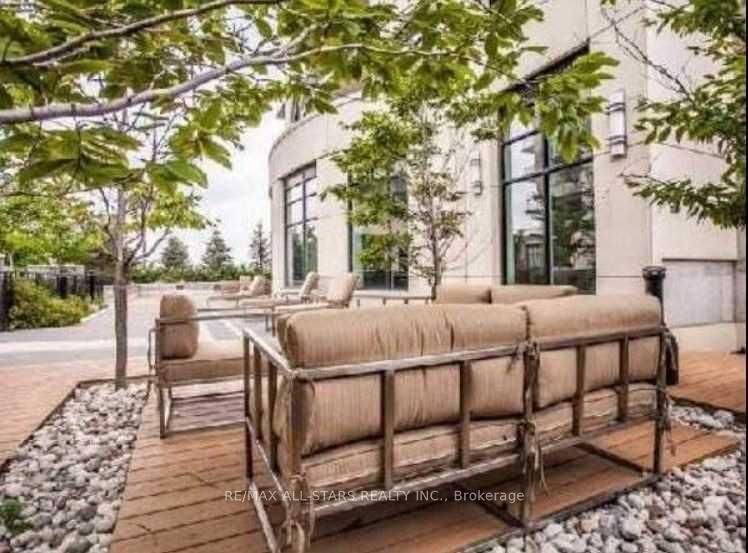 111 Upper Duke Crescent, Unit 219 - Photo 16