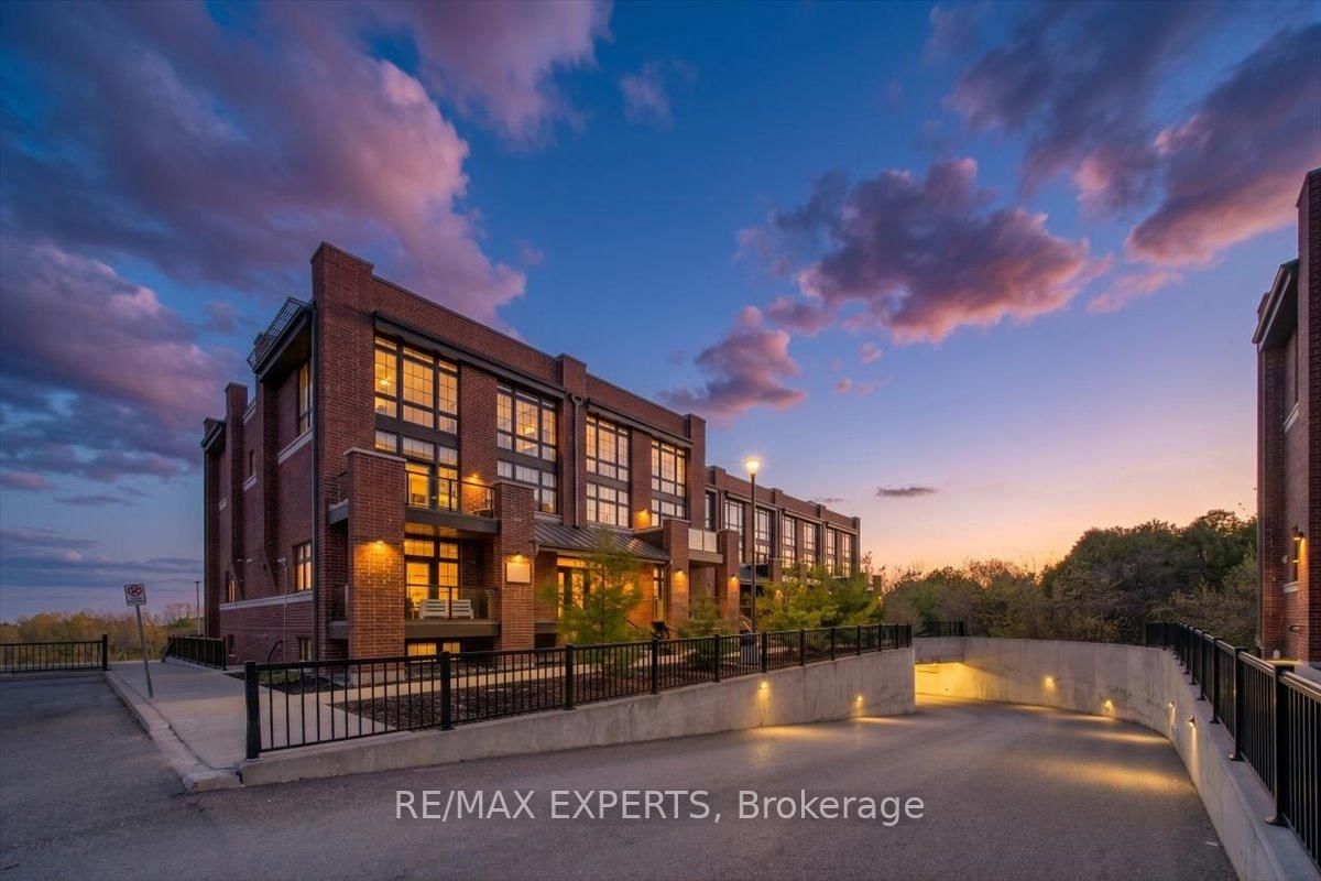 2 Linsmore Place, Unit 304