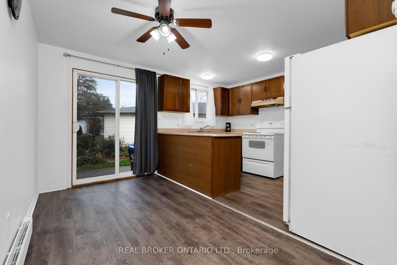 8 Maple Leaf Terr, Innisfil, view 19