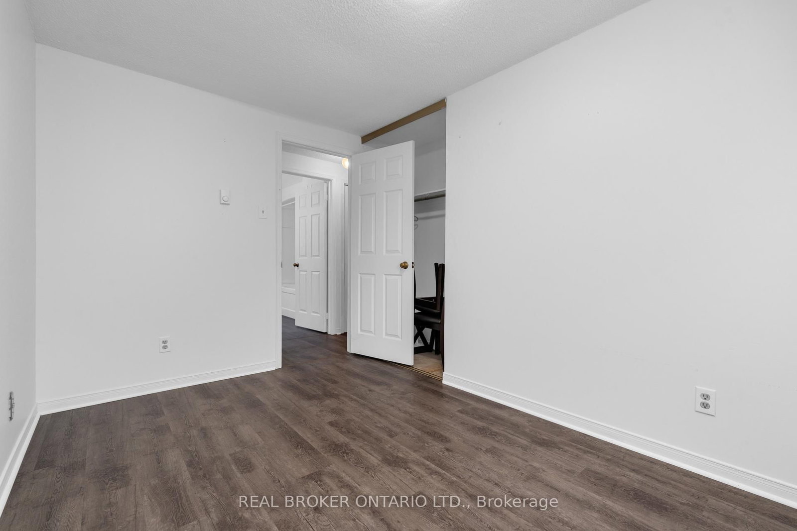 8 Maple Leaf Terr, Innisfil, view 23