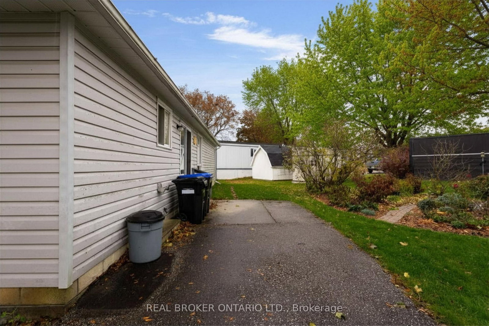 8 Maple Leaf Terr, Innisfil, view 25