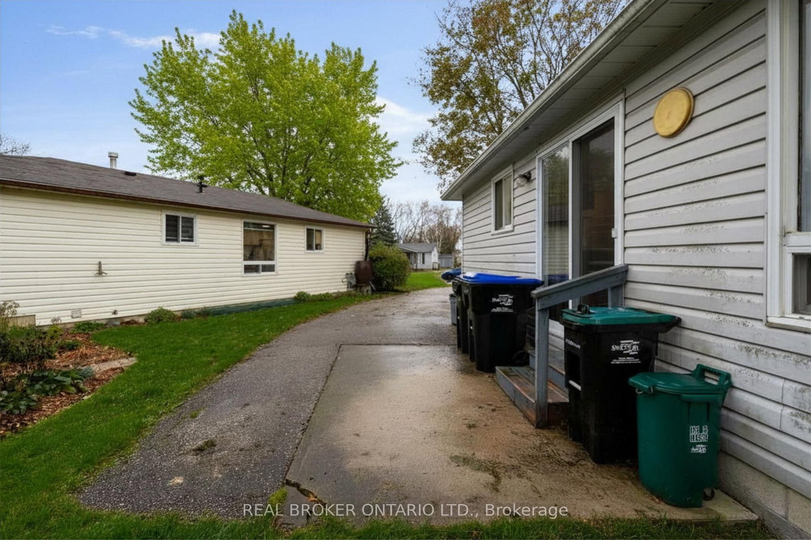 8 Maple Leaf Terr, Innisfil, view 28