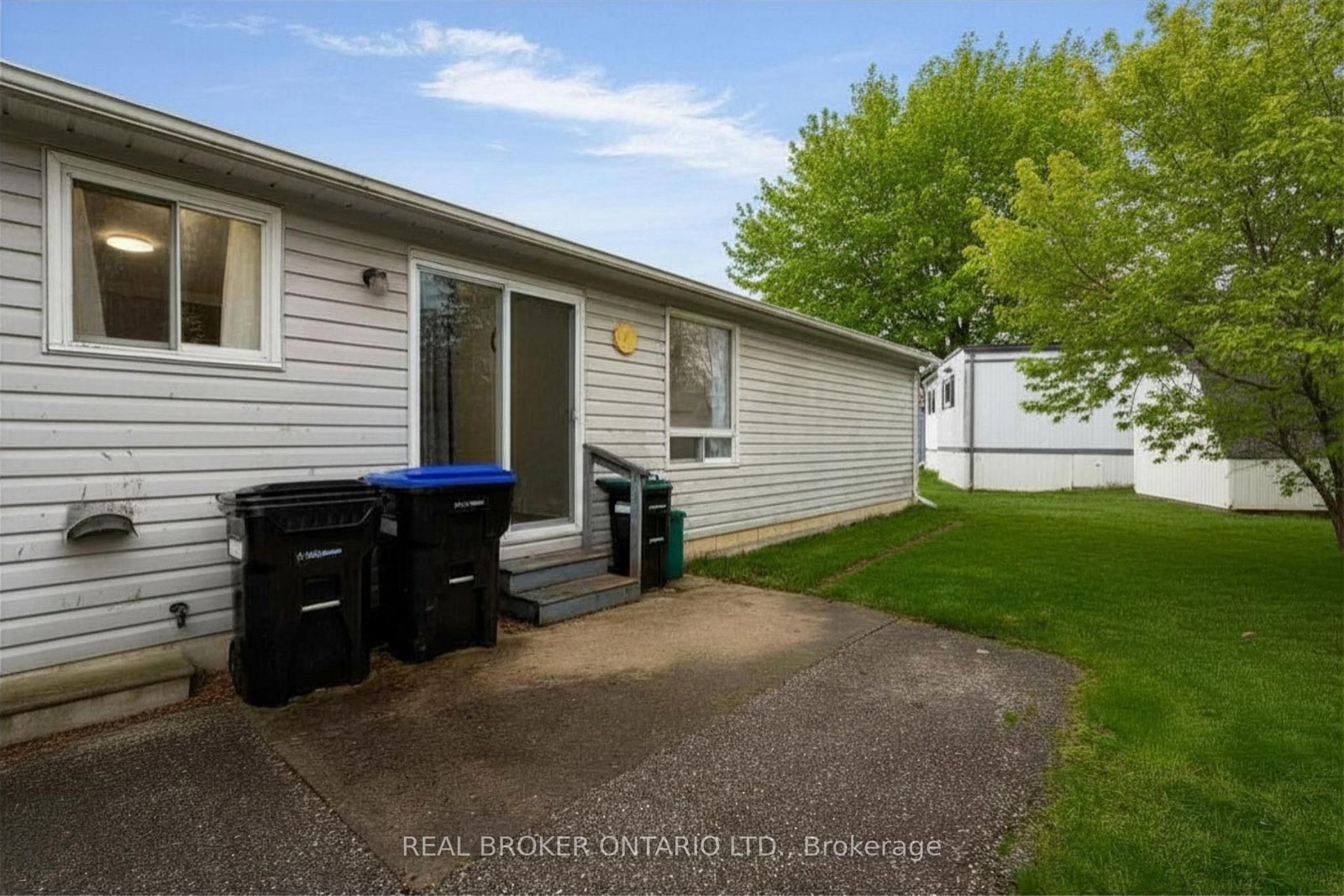 8 Maple Leaf Terr, Innisfil, view 29
