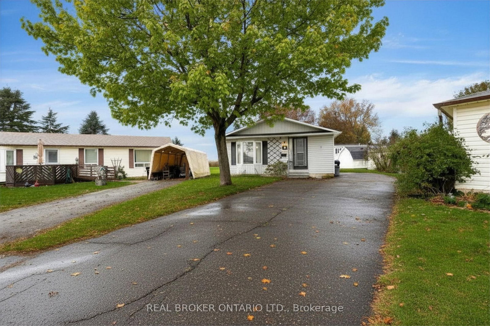 8 Maple Leaf Terr, Innisfil, view 31