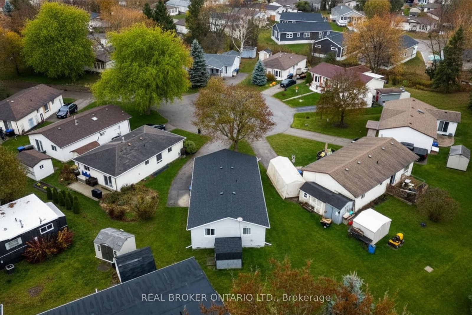 8 Maple Leaf Terr, Innisfil, view 34