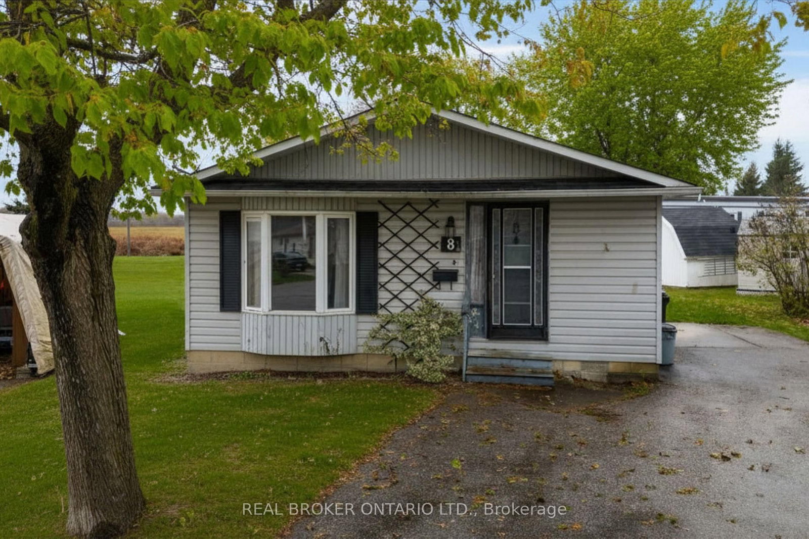 8 Maple Leaf Terr, Innisfil, view 36