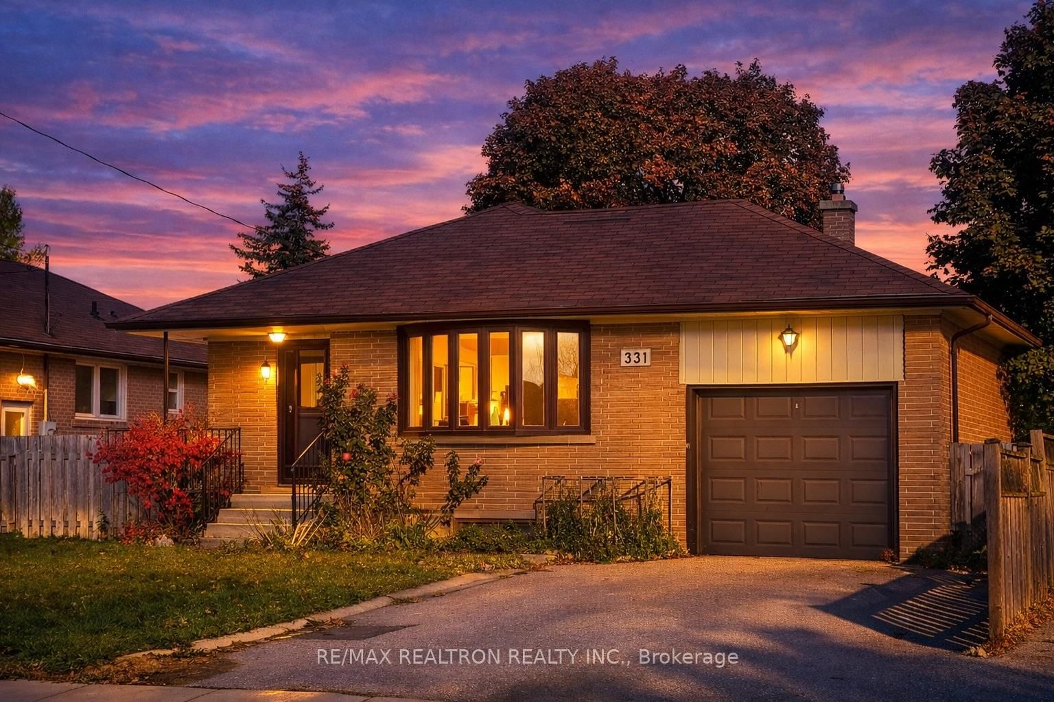 Detached House for sale at 331 Boisdale Avenue, Richmond Hill, Ontario, L4C 1R4 - Harding - MLS: N13059098