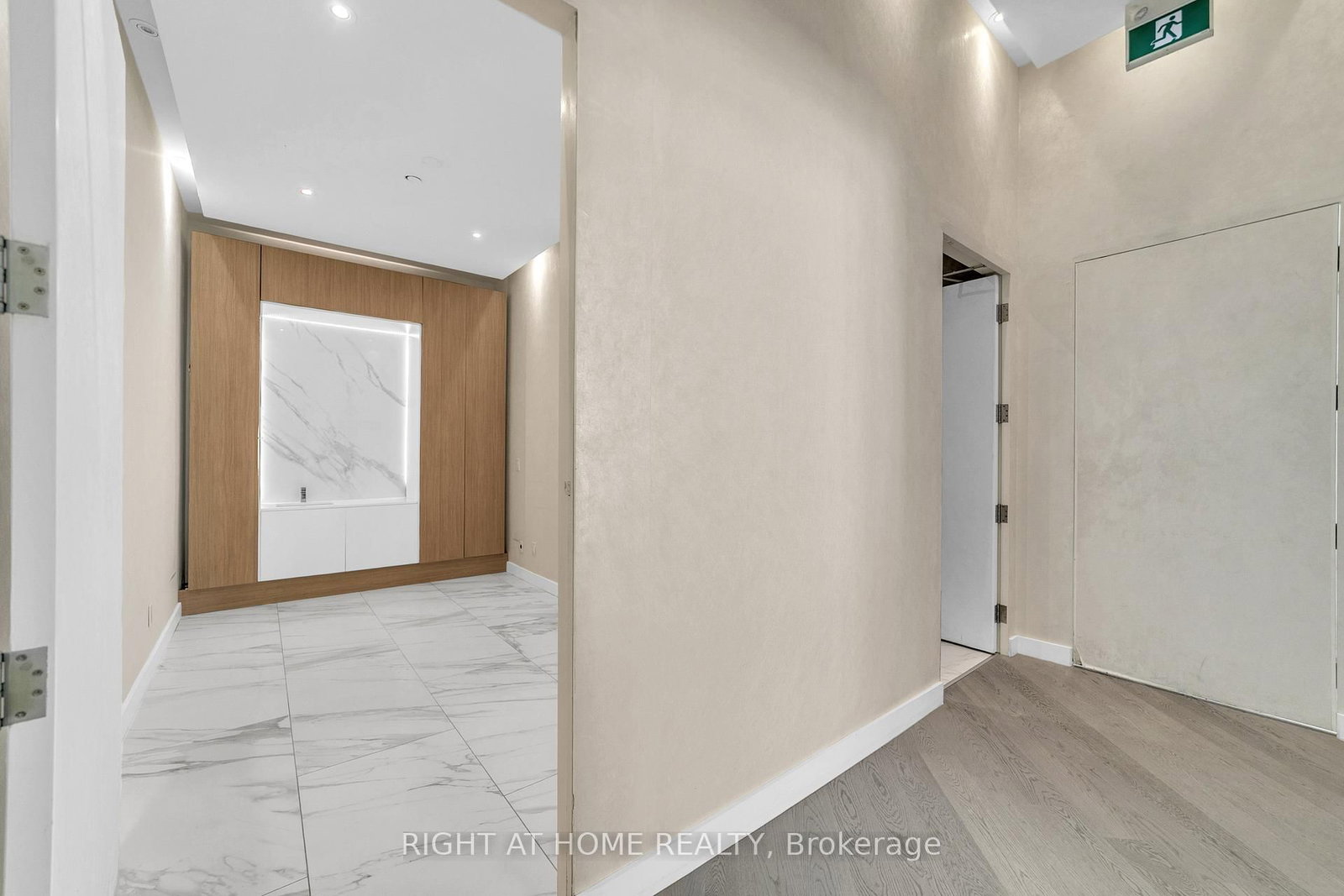 7191 Yonge Street, Unit 115/116 - Photo 10