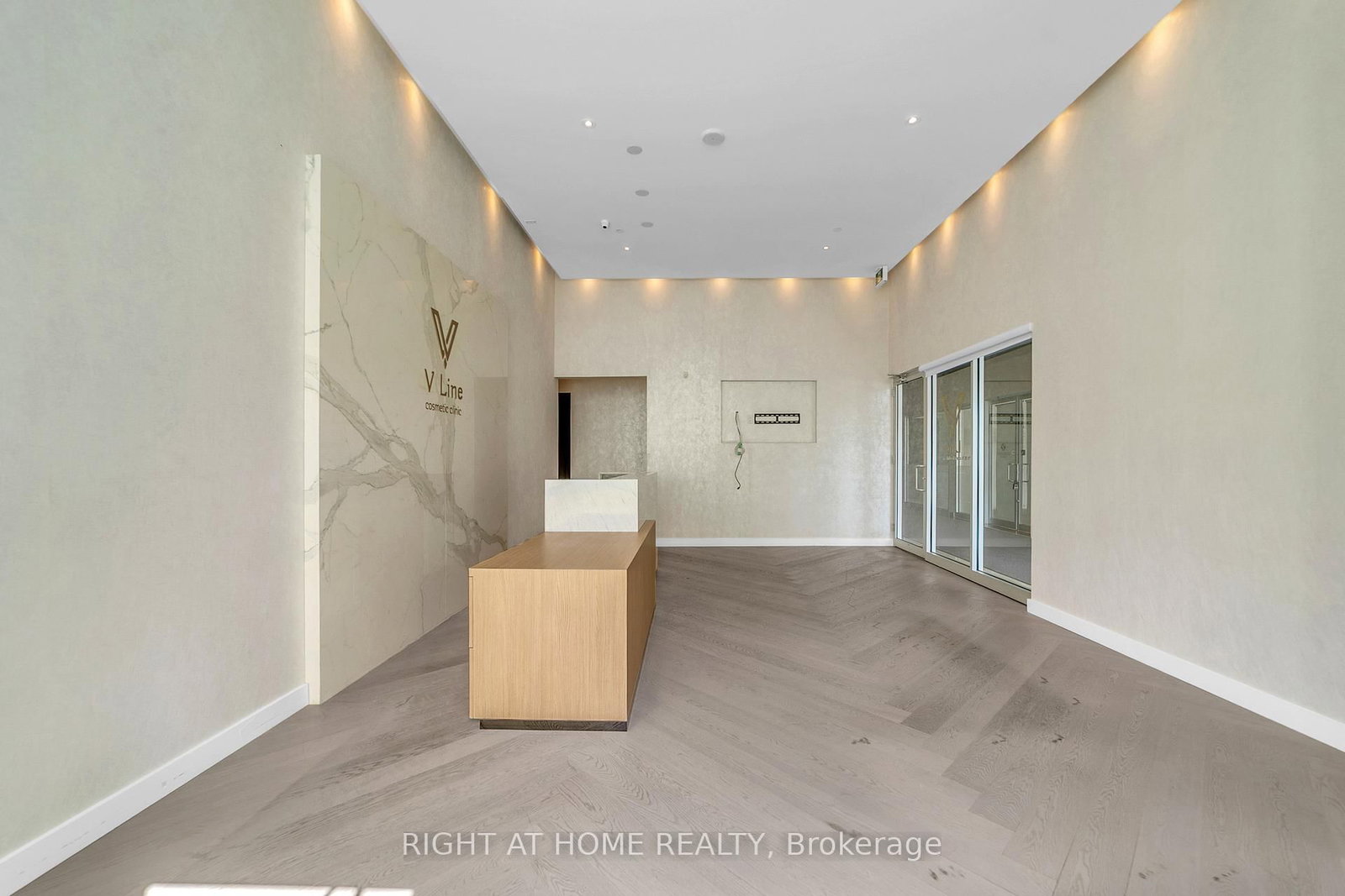 7191 Yonge Street, Unit 115/116 - Photo 8