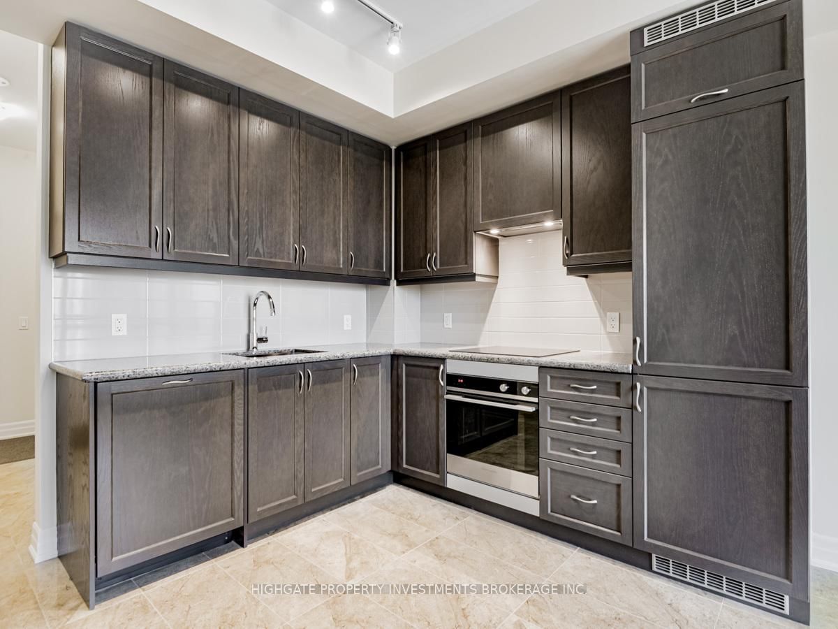 9085 Jane Street, Unit 501 - Photo 11