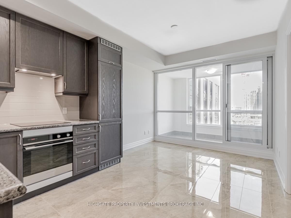 9085 Jane Street, Unit 501 - Photo 14