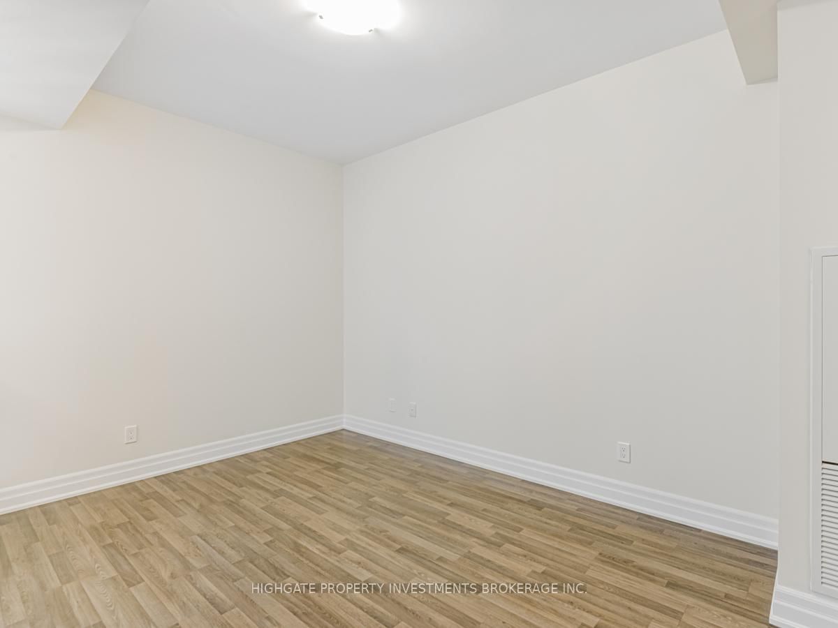 9085 Jane Street, Unit 501 - Photo 24