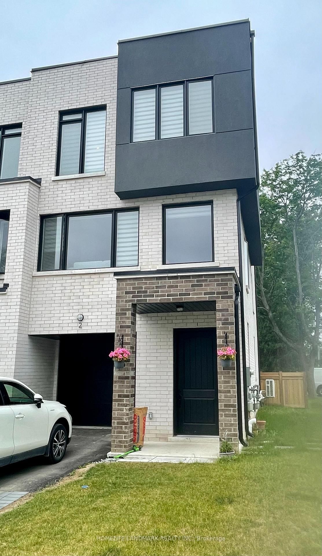 2 Persica Street, Unit Main & Basement