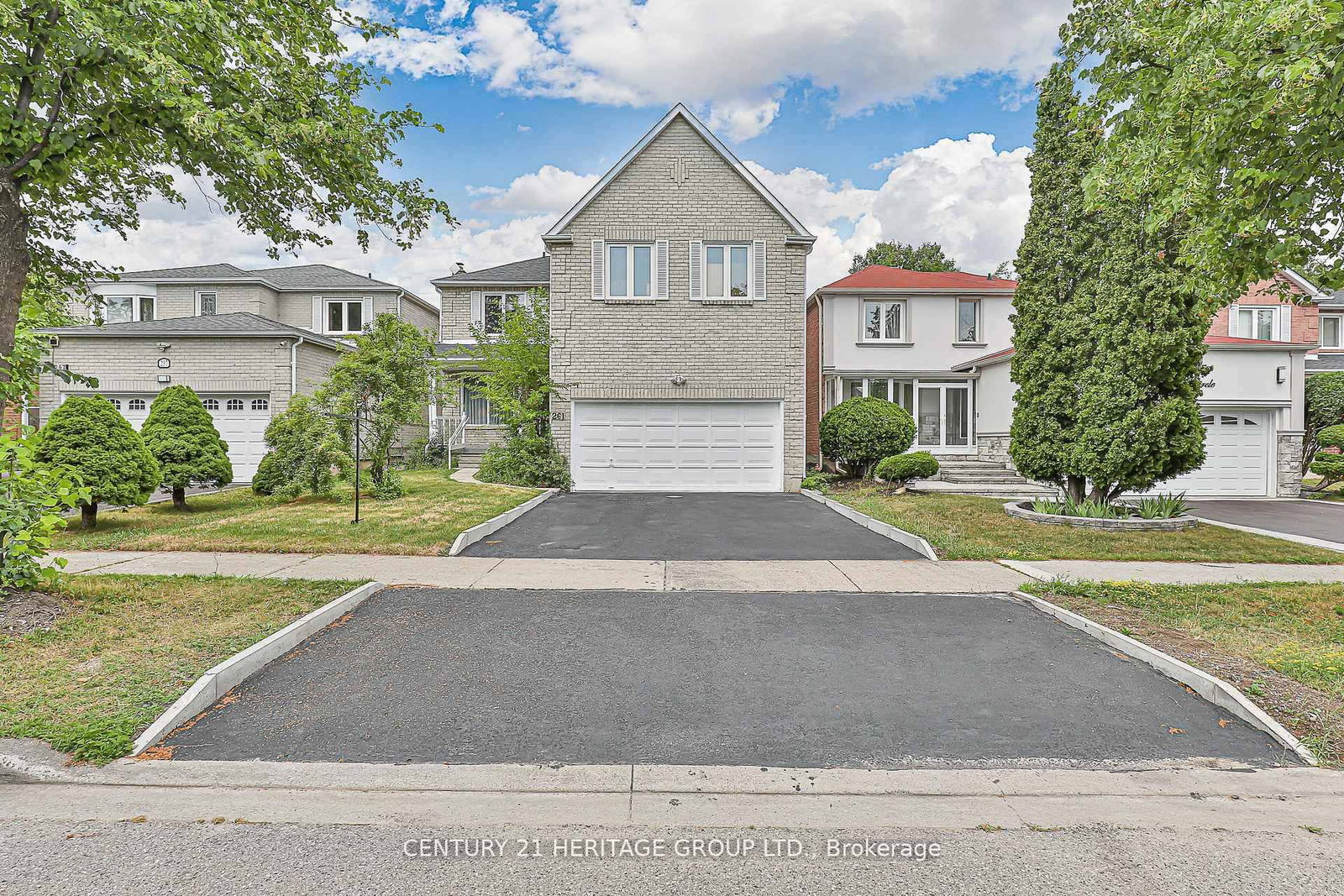 Detached House for sale at 261 Badessa Circle, Vaughan, Ontario, L4J 6C5 - Brownridge - MLS: N13060372