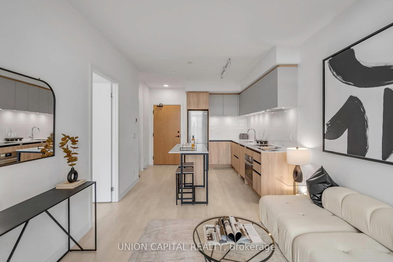 A611 - 7950 Bathurst St, Vaughan, L4J 0B8 | Image 2