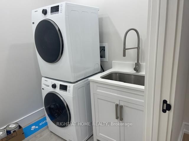 Bsmt - 106 Weldrick Rd W, Richmond Hill, L4C 3T8 | Image 2