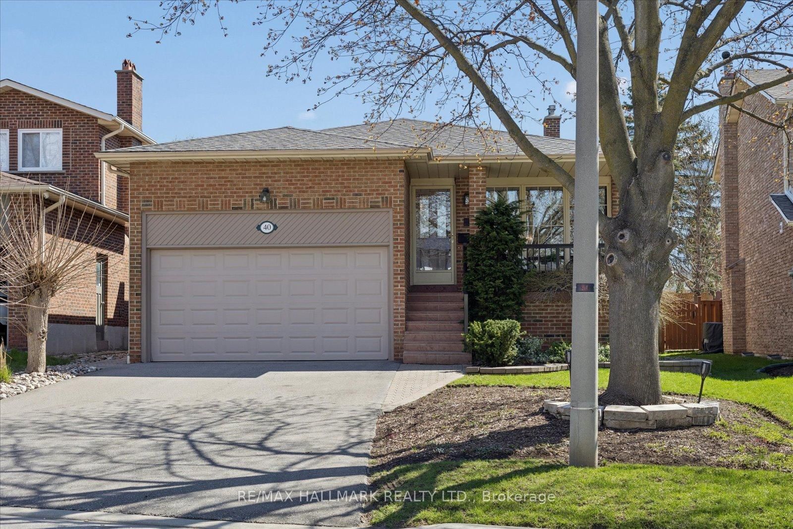 Detached House for sale at 40 Ashland Crescent, Markham, Ontario, L3P 3Z8 - Sherwood-Amberglen - MLS: N13060750