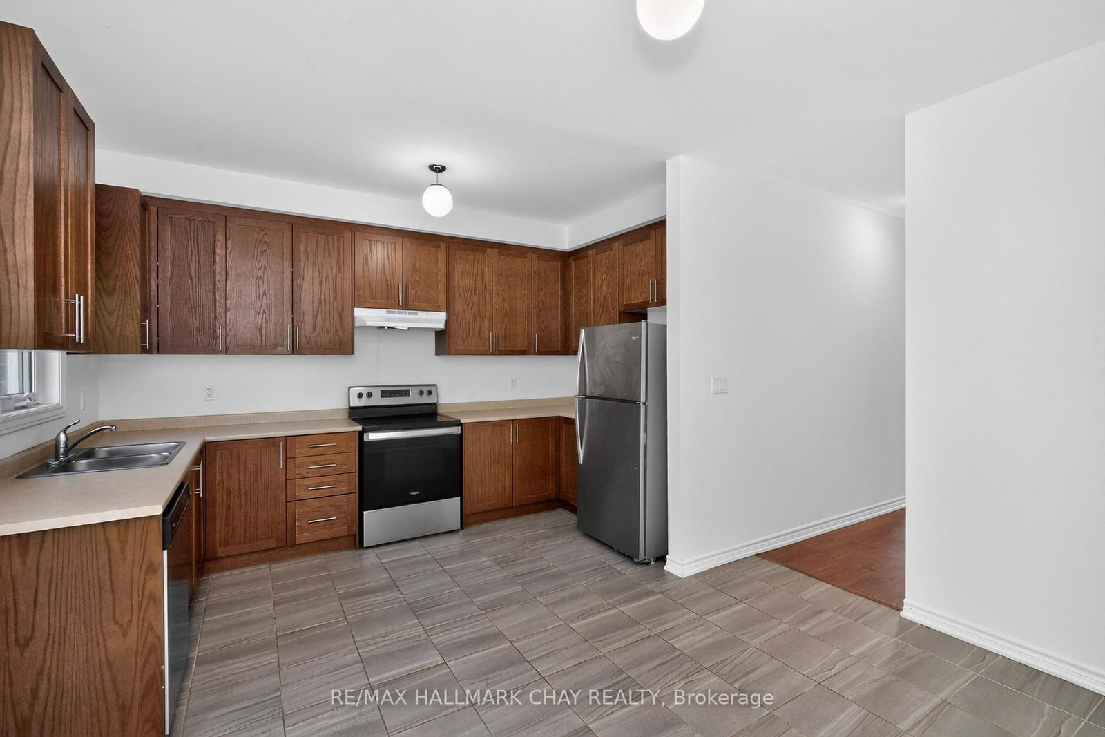 Townhouse leased at 38 Milson Crescent, Essa, Ontario, L0M 1B5 - Angus - MLS: N13060892