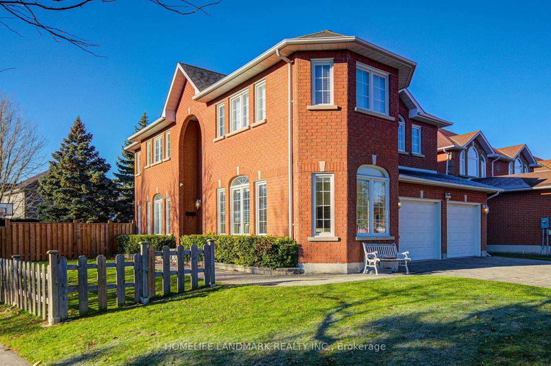 282 Manhattan Dr, Markham, L3P 6V4 | Image 2