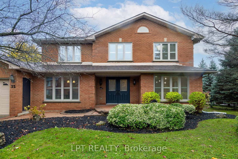 35 Dennis Dr, King, L7B 1C8 | Image 2