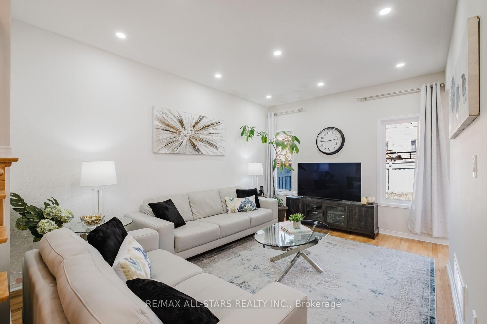 19 Coronet Street • Whitchurch-Stouffville, ON photo 13