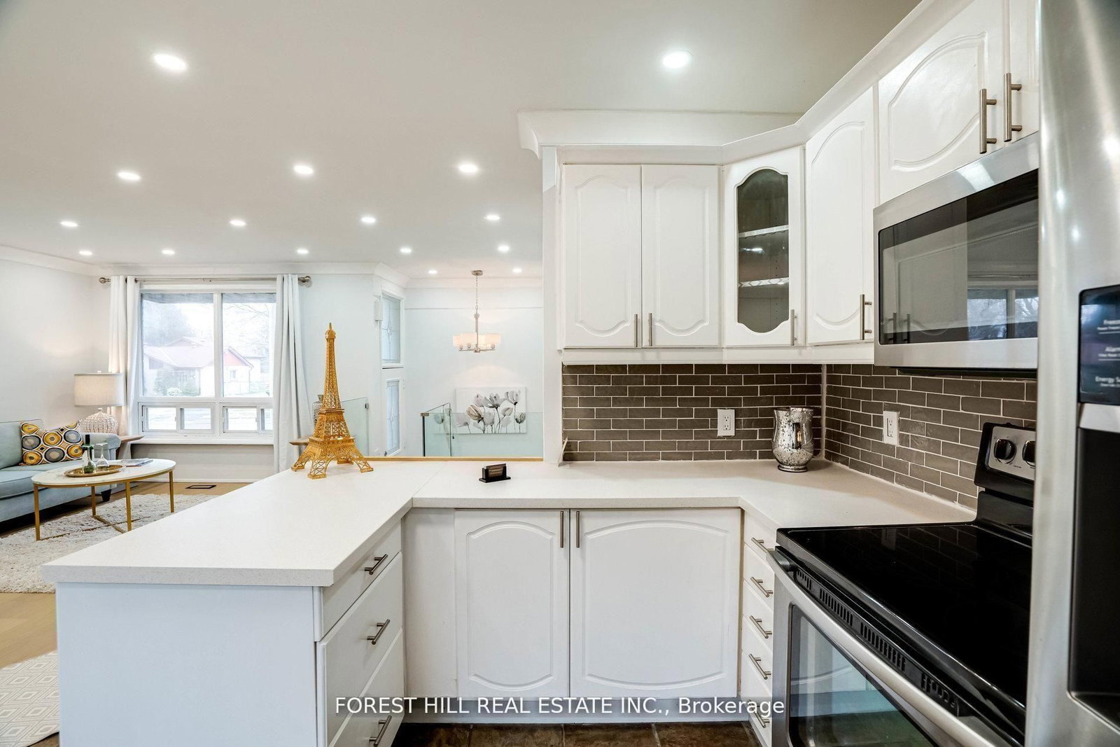 1 Willis Drive • Aurora, ON photo 10