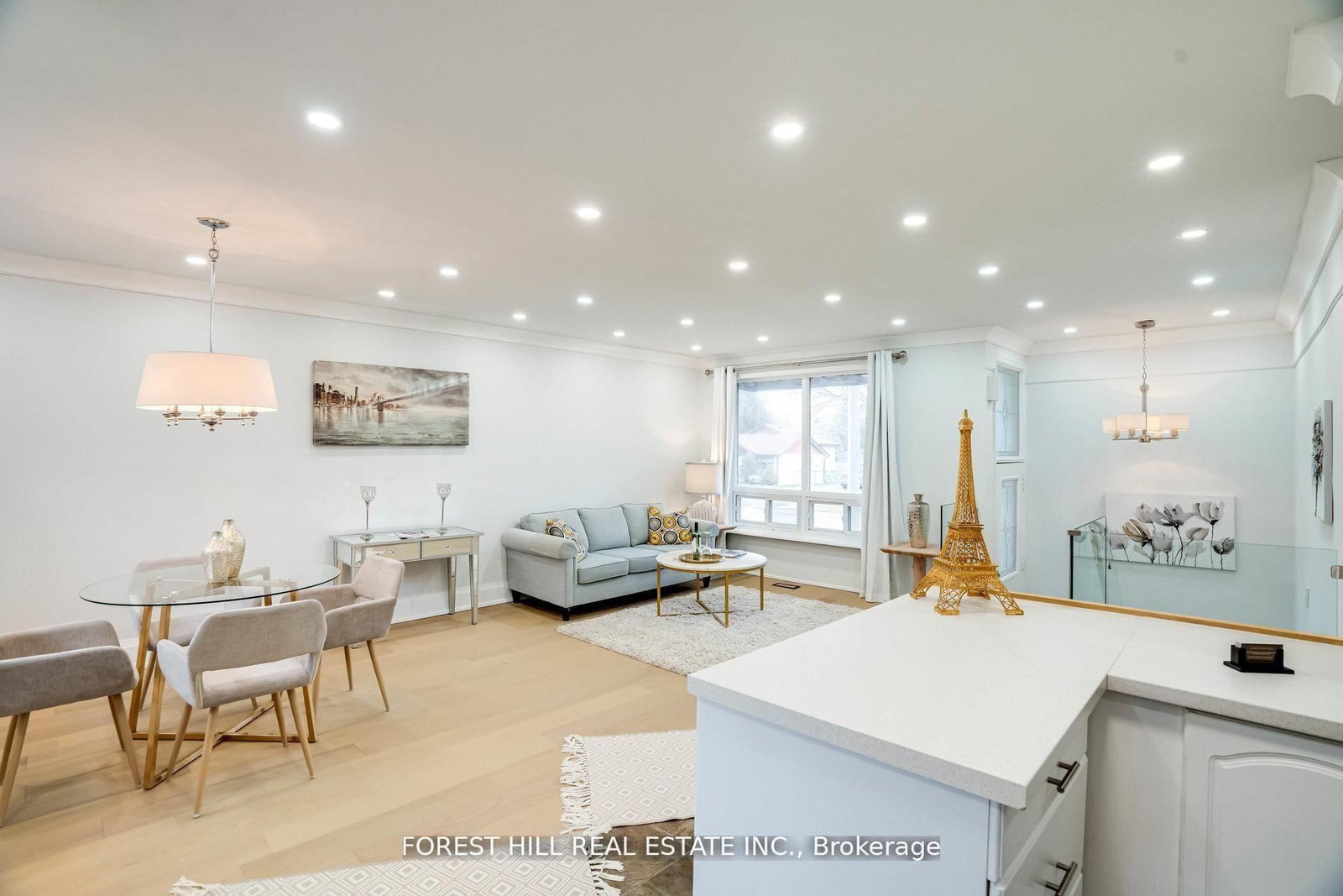 1 Willis Drive • Aurora, ON photo 11
