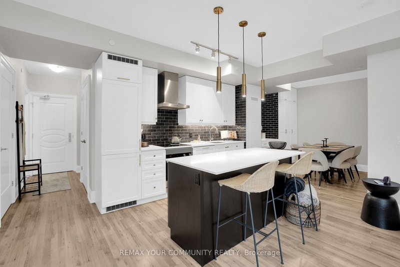 9085 Jane St #523, Vaughan, Ontario