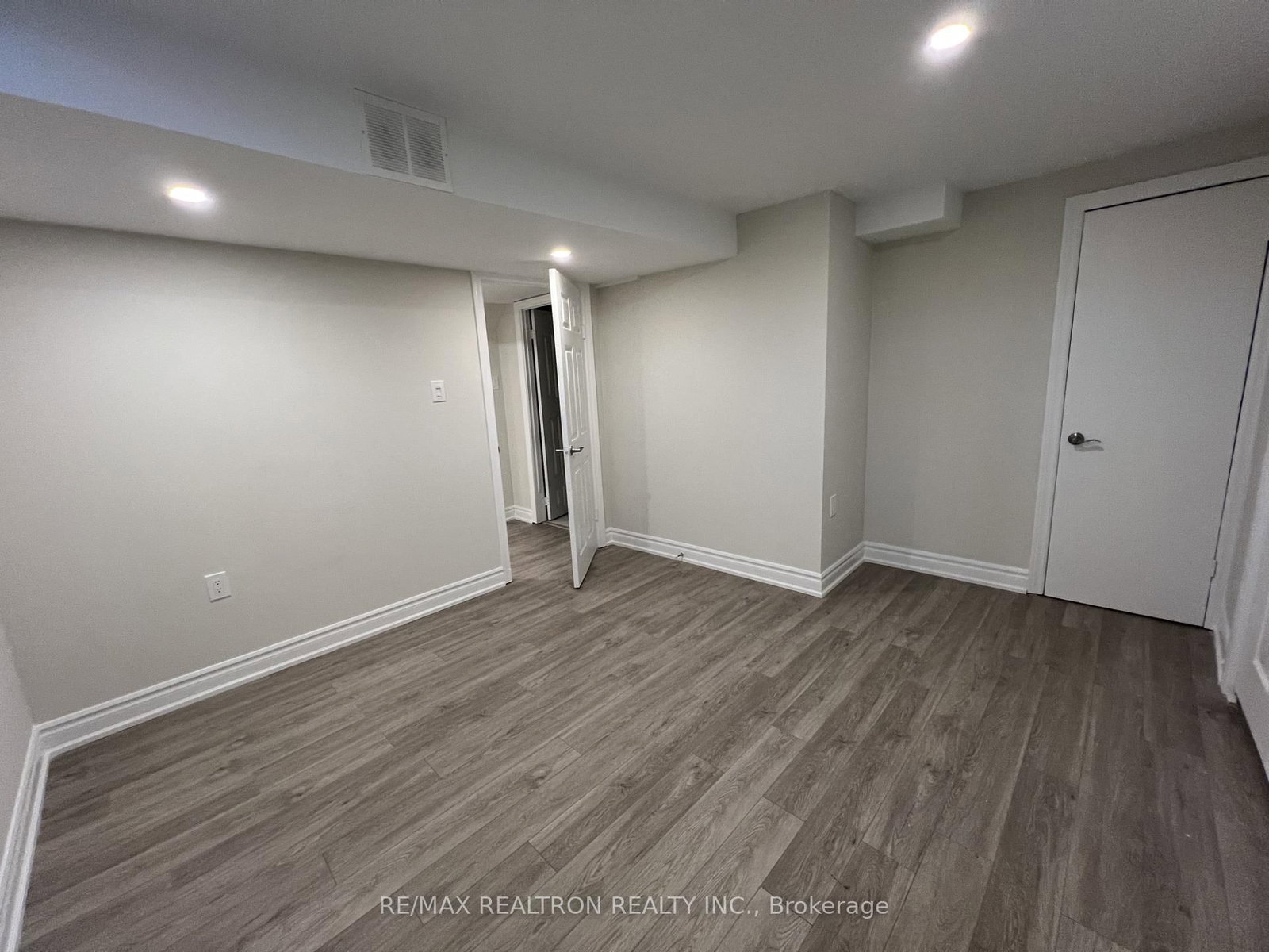 42 Butterfield Crescent, Unit Lower A - Photo 7