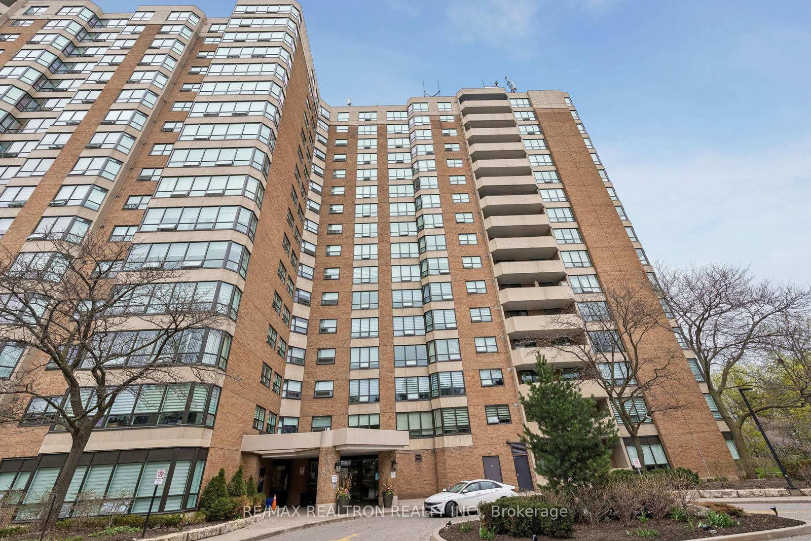 7601 Bathurst Street, Unit 1003