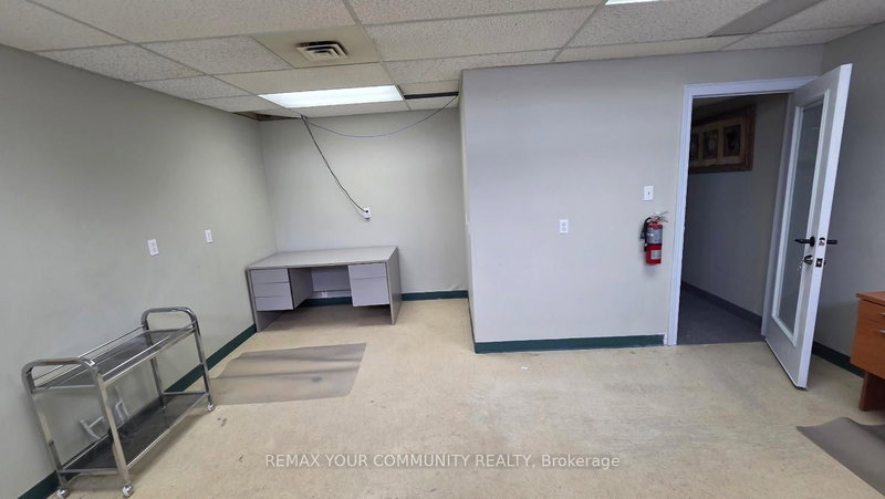 6060 Highway 7 E photo 2