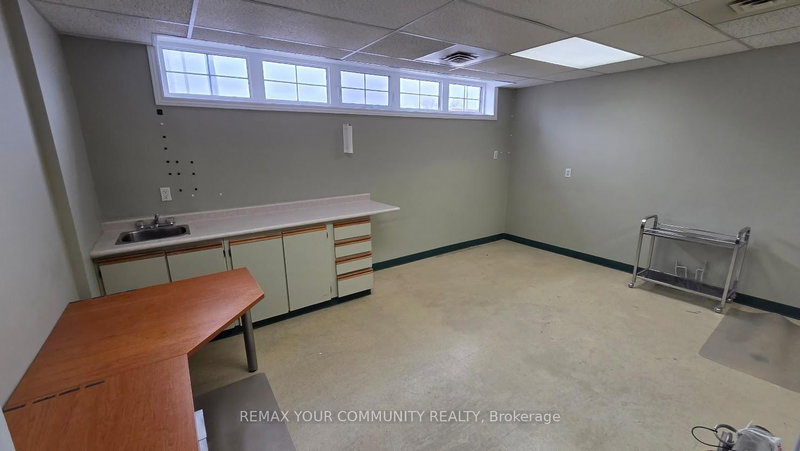 6060 Highway 7 E photo 3