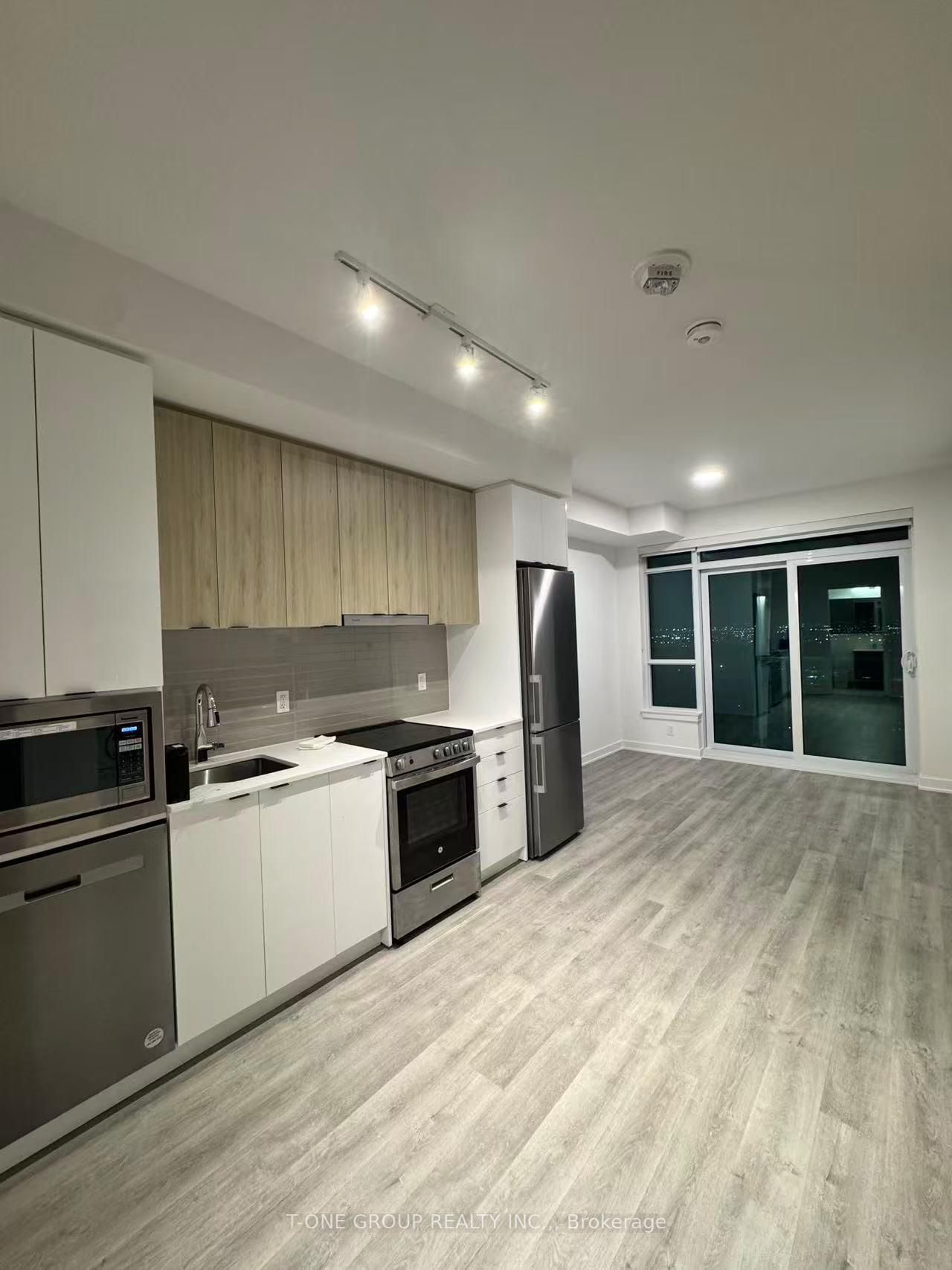 50 Upper Mall Way, Unit 2707 - Photo 4