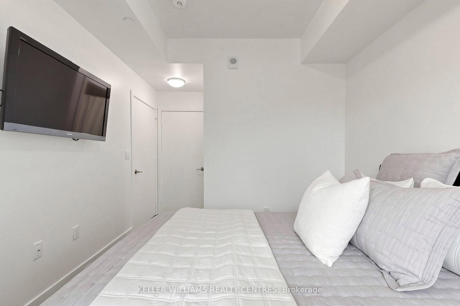 555 William Graham Drive • #101 • Aurora, ON photo 16