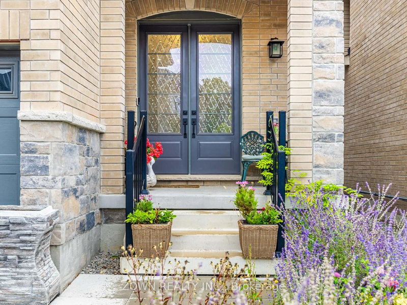 1352 Blackmore St, Innisfil, L9S 0P2 | Image 2
