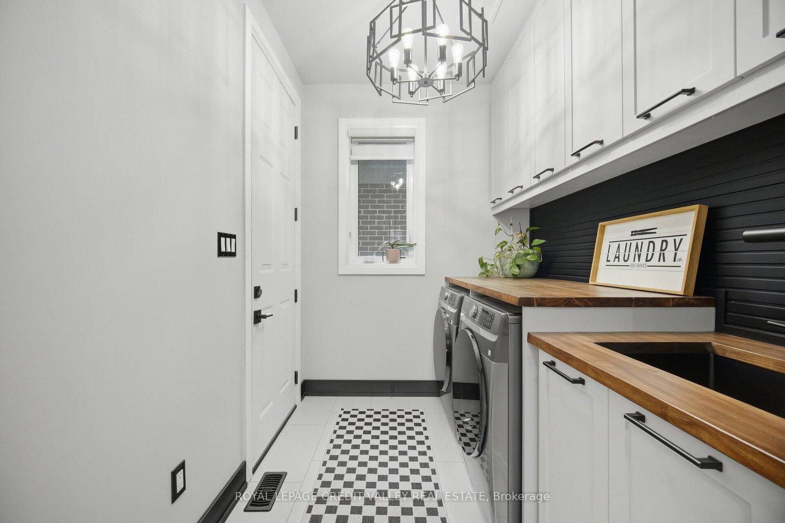 34 Felhazi Trail S • Essa, ON photo 21