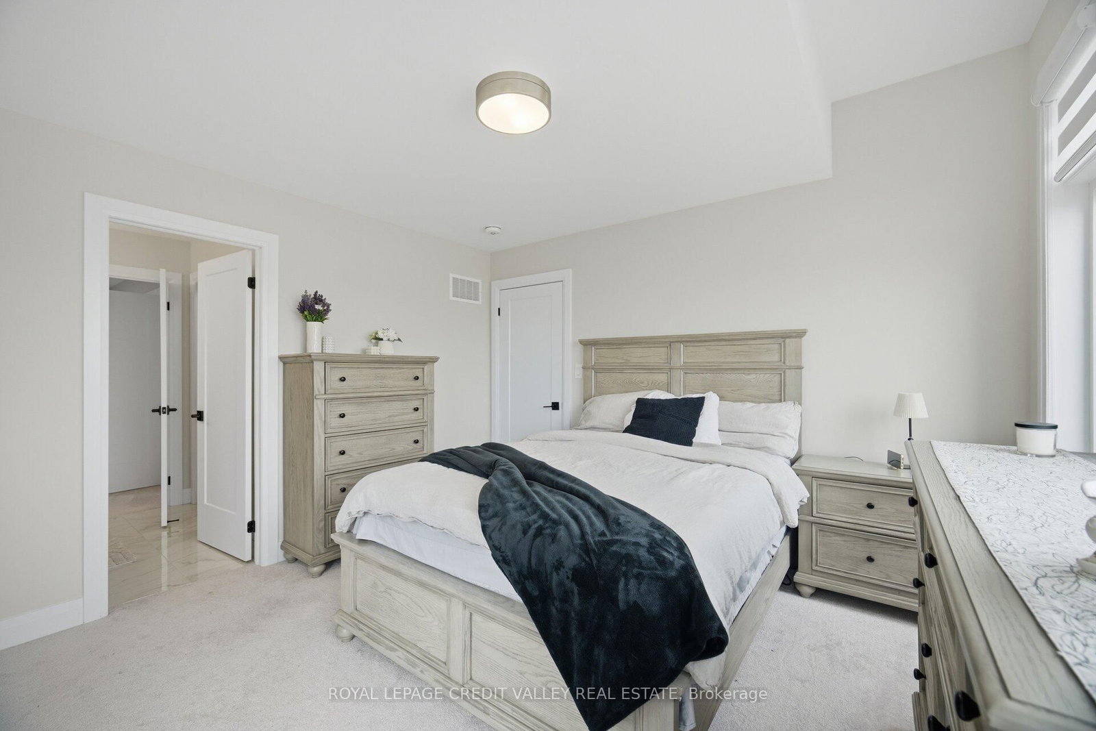 34 Felhazi Trail S • Essa, ON photo 39